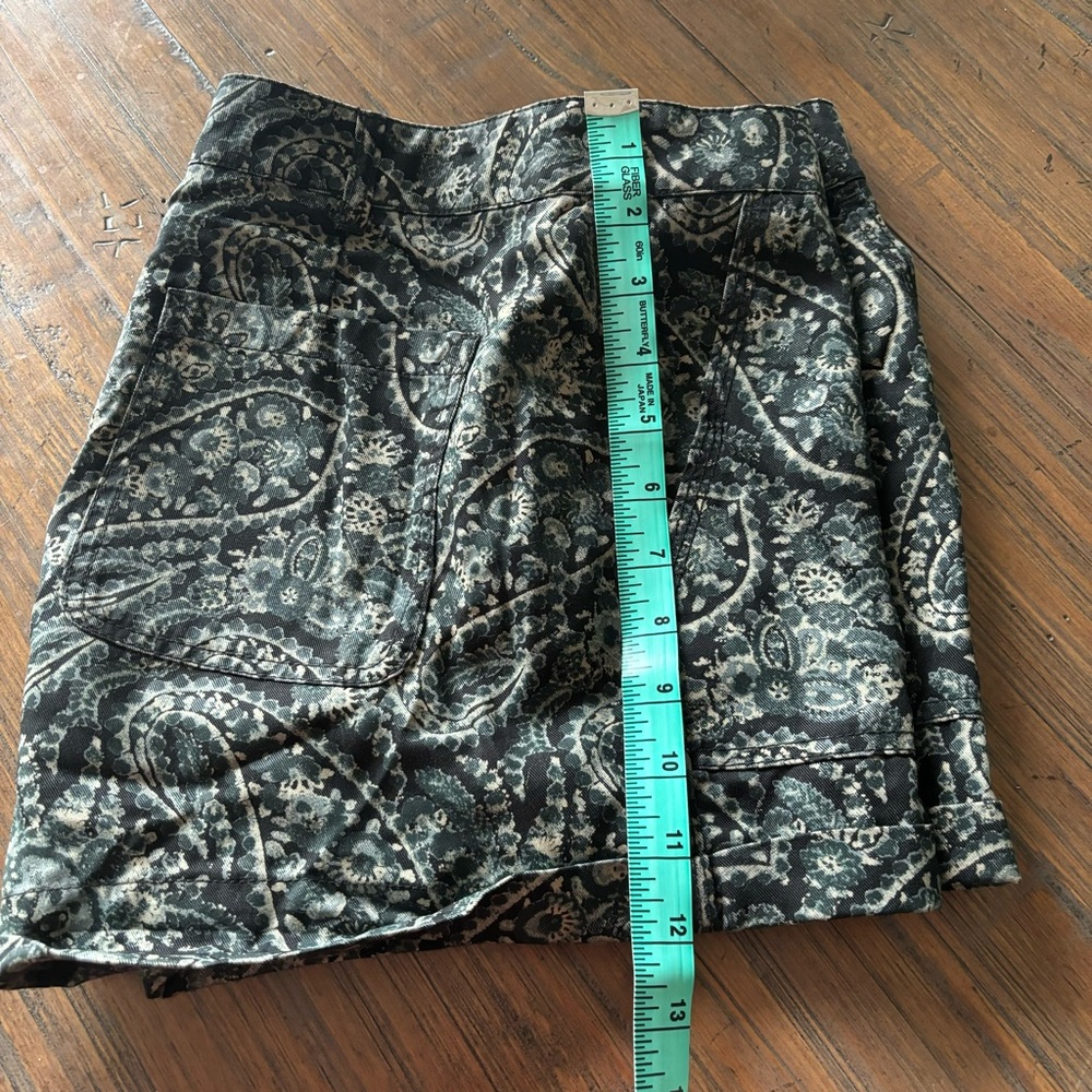 Lucky Brand size 4 black & gray paisley print shorts - Picture 13 of 15
